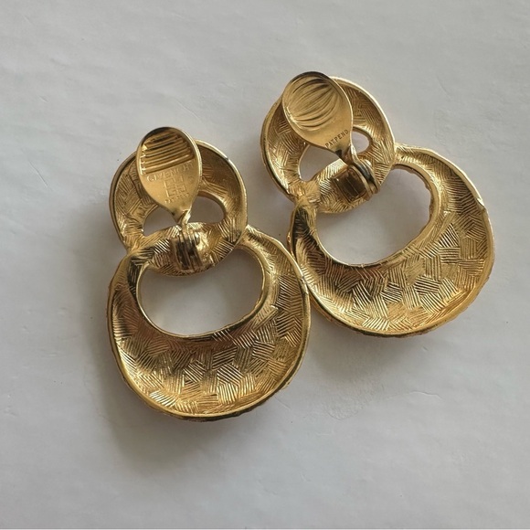 Givenchy 80 Statement Dangle Earrings Clip On Quilted Gold Tone Vintage 1980s - Picture 8 of 13